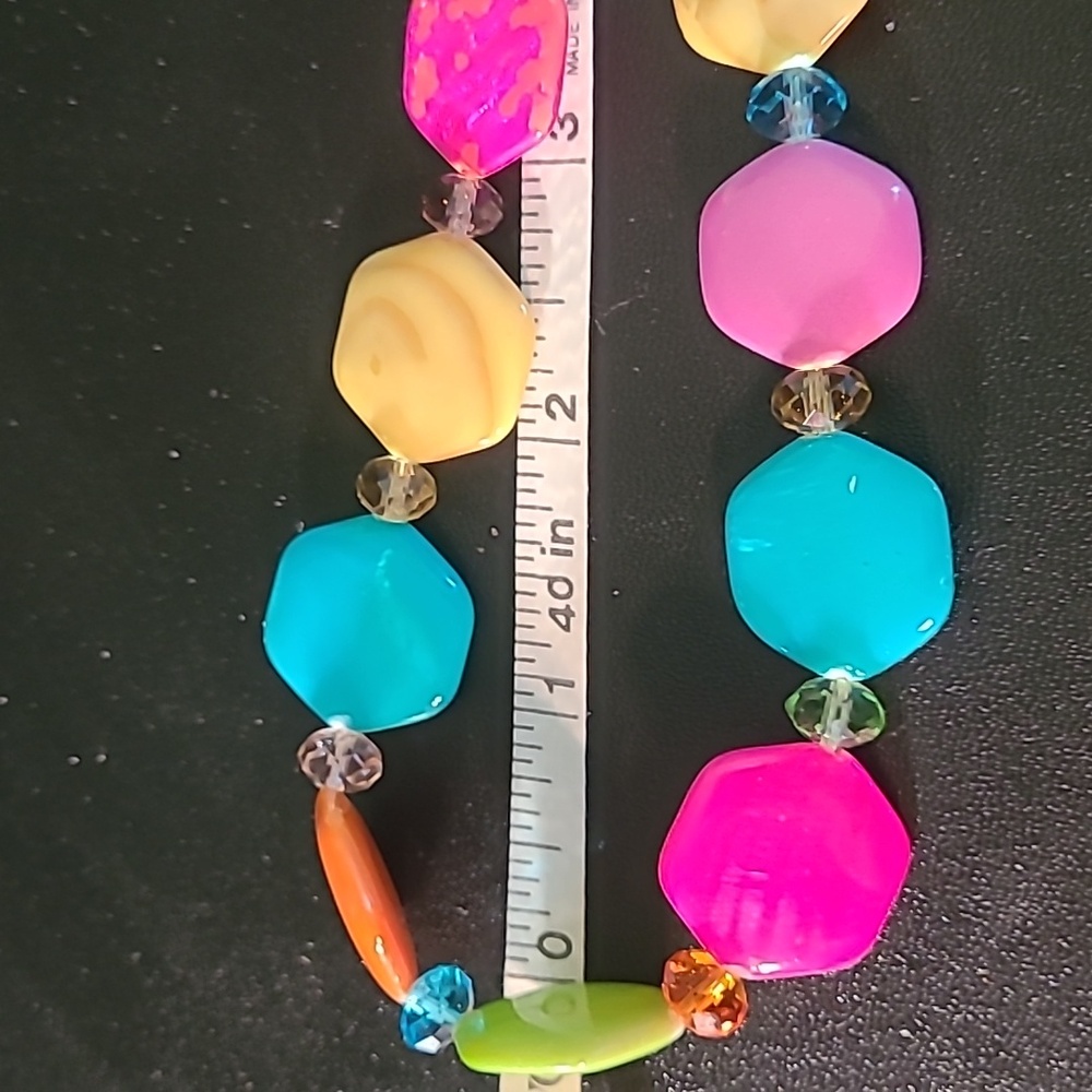Colorful Neon Shell Beaded Necklace - Picture 5 of 7